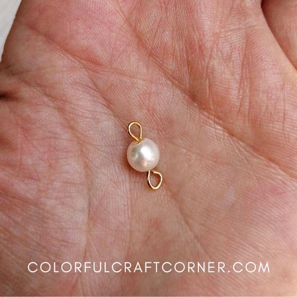 DIY feminine necklace with pearl